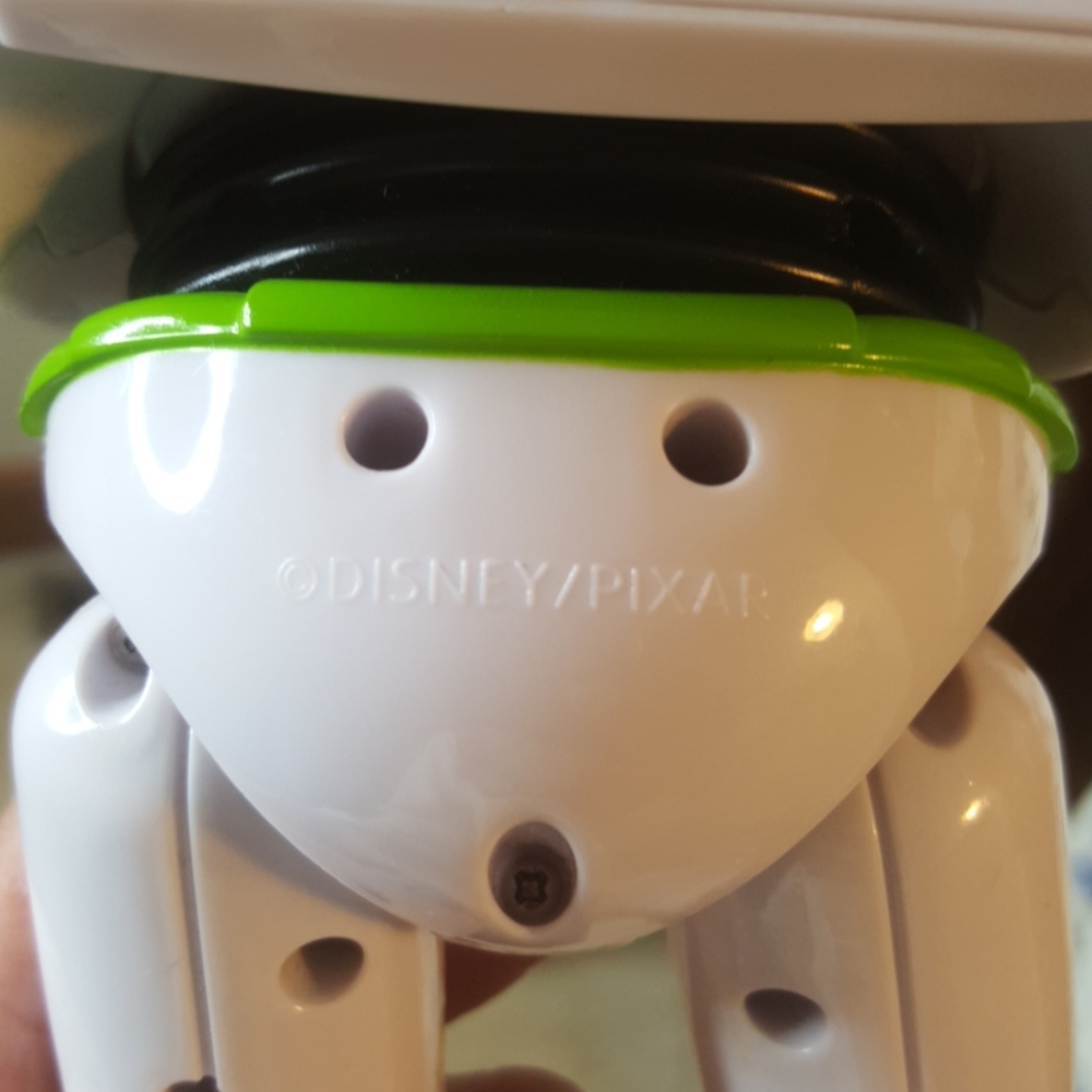Toy Story Talking Buzz Lightyear Action Figure - Picture 6 of 8